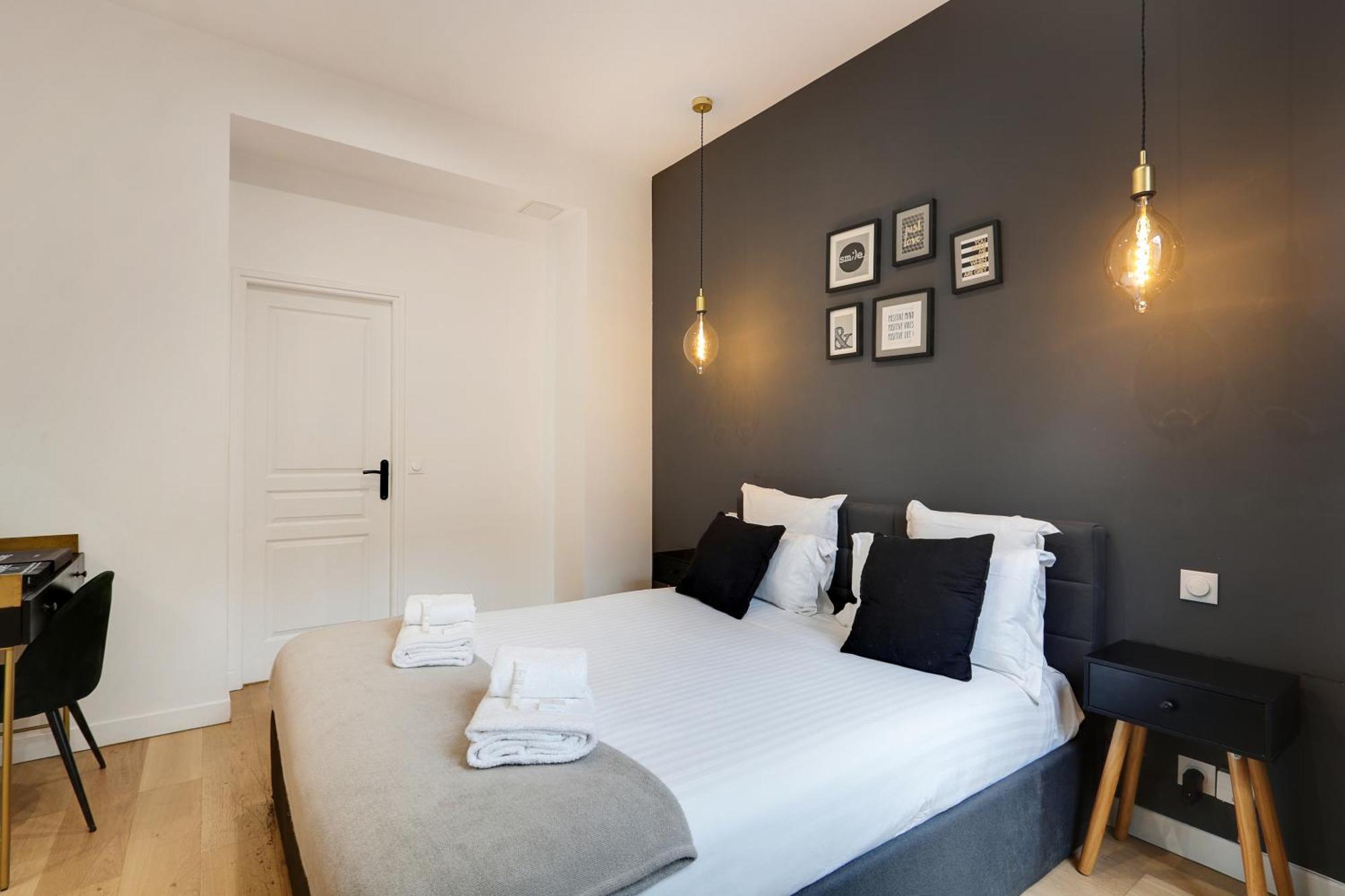 Appartement Off Majesti In Montmartre - Rue Pierre Fontaine Parijs