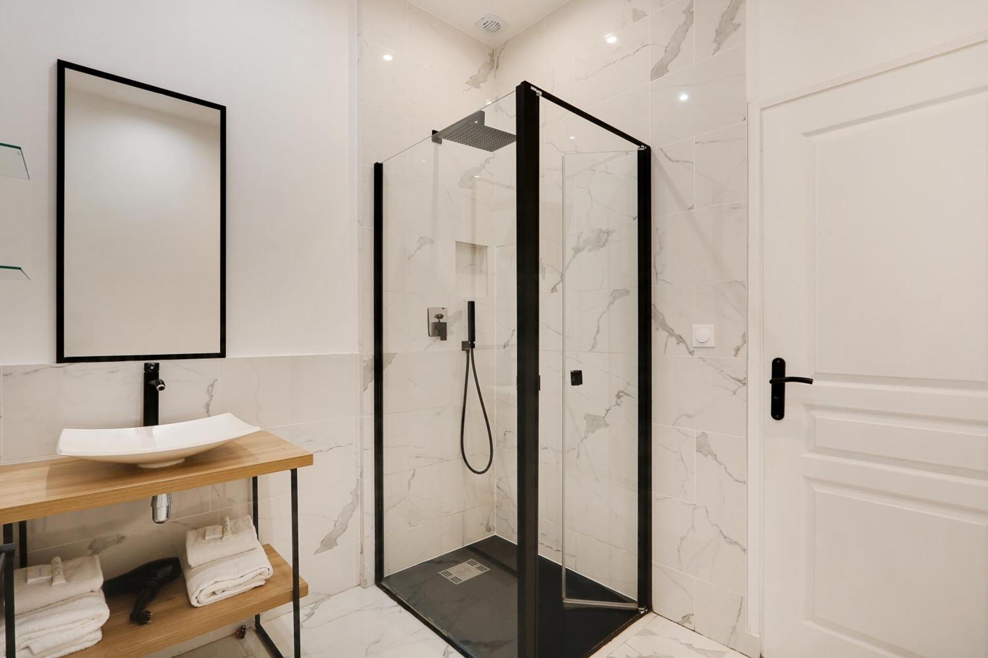Appartement Off Majesti In Montmartre - Rue Pierre Fontaine