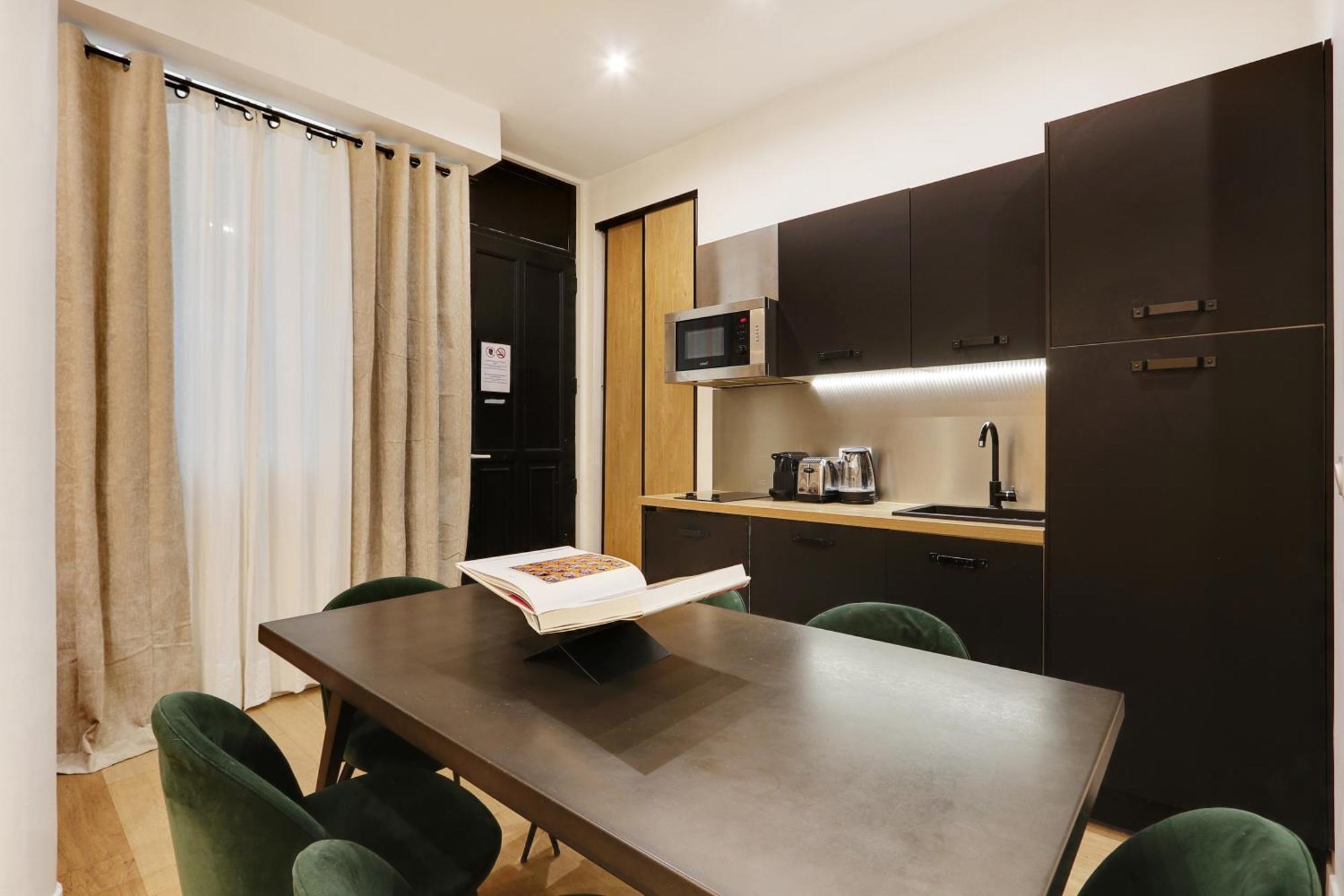 Appartement Off Majesti In Montmartre - Rue Pierre Fontaine
